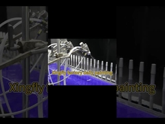 Travaux quotidiens en usine: peinture par pulvérisation du couvercle dans la couleur demandée par le client.