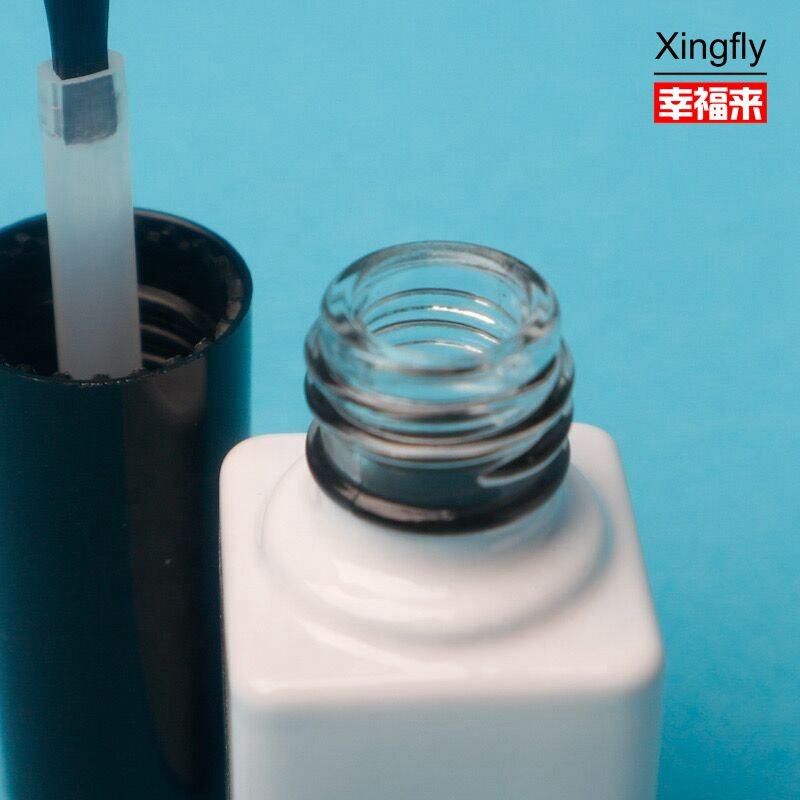 Bouteille de vernis à ongles transparente de 6 ml Bouteille de gel de vernis à ongles carré avec bouchon en plastique et pinceau