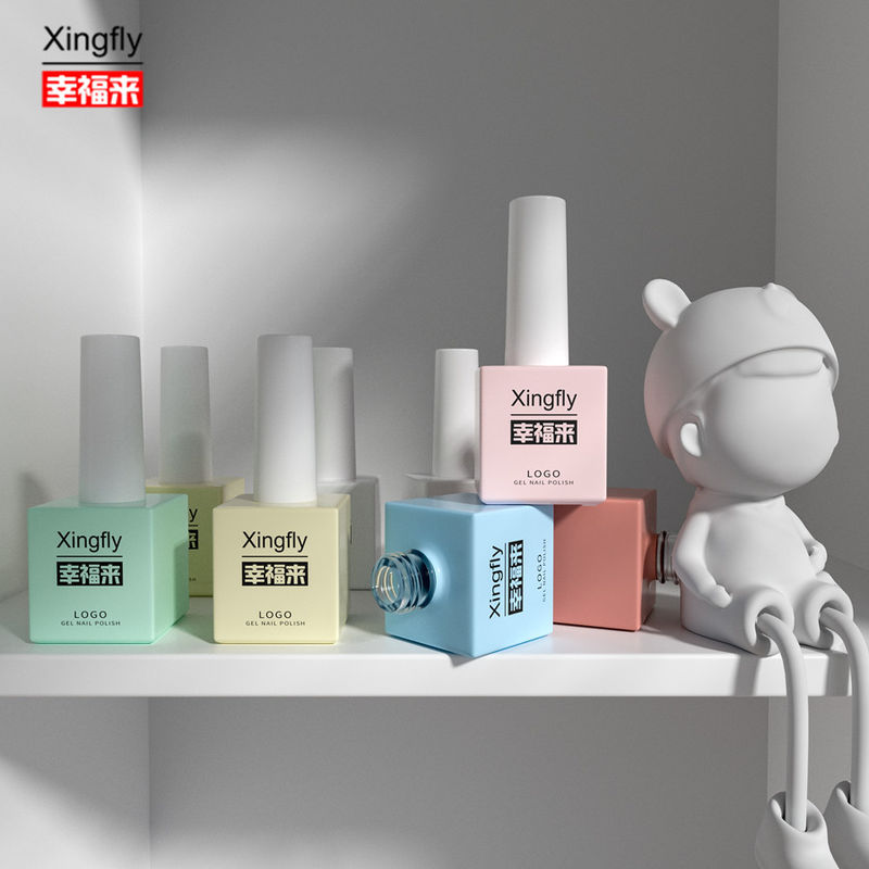 17ml Logo personnalisé Couleur Gel UV Gel vide Vernis à ongles Bouteille est livrée avec un bouchon de pinceau